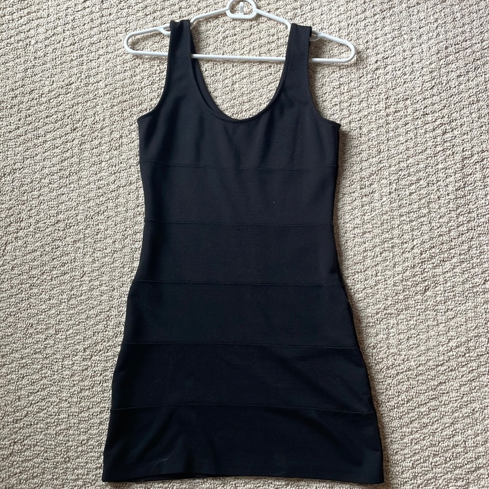 Black bodycon dress